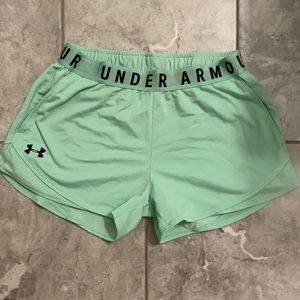 UNDER ARMOUR SHORTS